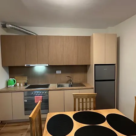 Cozy Centrally Located For Up To Three Or Four Guests Family 10 Min Walk From Center Daire