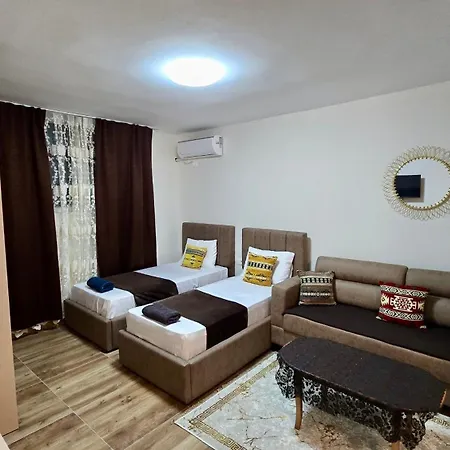 Cozy Centrally Located For Up To Three Or Four Guests Family 10 Min Walk From Center Lejlighed *