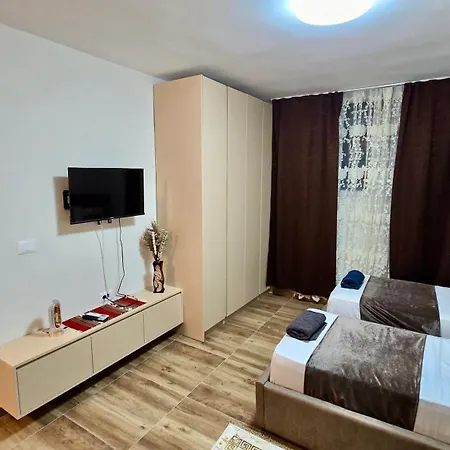 Cozy Centrally Located For Up To Three Or Four Guests Family 10 Min Walk From Center Daire Tiran
