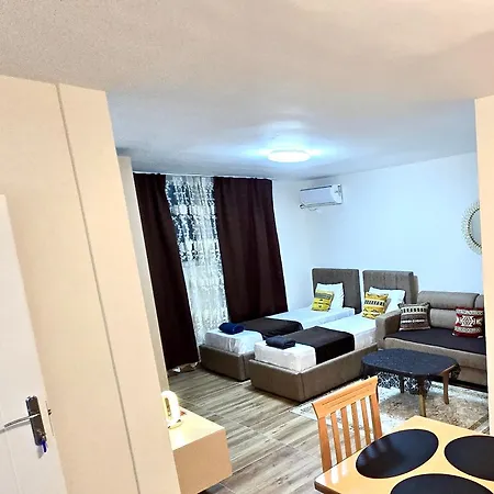 Cozy Centrally Located For Up To Three Or Four Guests Family 10 Min Walk From Center 公寓