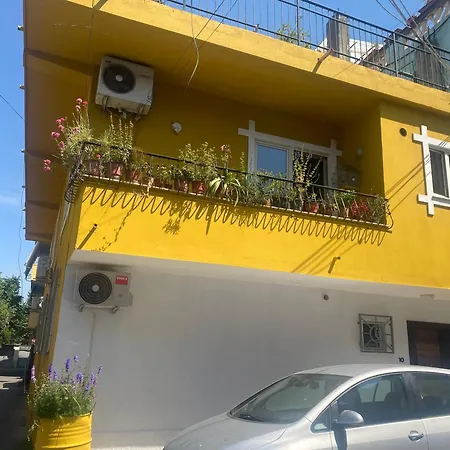 Apartment Cozy Centrally Located For Up To Three Or Four Guests Family 10 Min Walk From Center