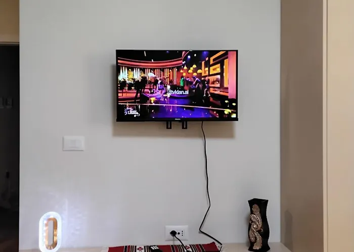 Cozy Centrally Located For Up To Three Or Four Guests Family 10 Min Walk From Center *