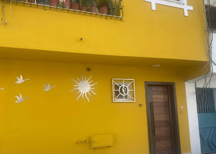 Cozy Centrally Located For Up To Three Or Four Guests Family 10 Min Walk From Center Appartement
